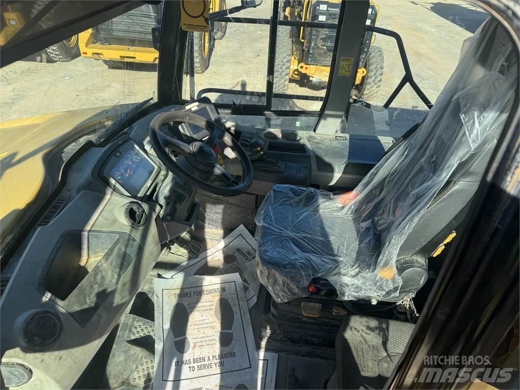 CAT 745 Шарнирно-сочленённые самосвалы