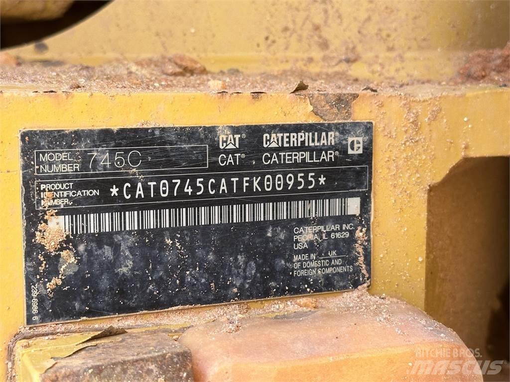 CAT 745C Шарнирно-сочленённые самосвалы