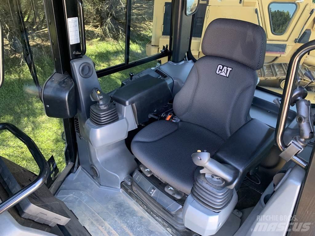 CAT D3 Строительная техника - Другие