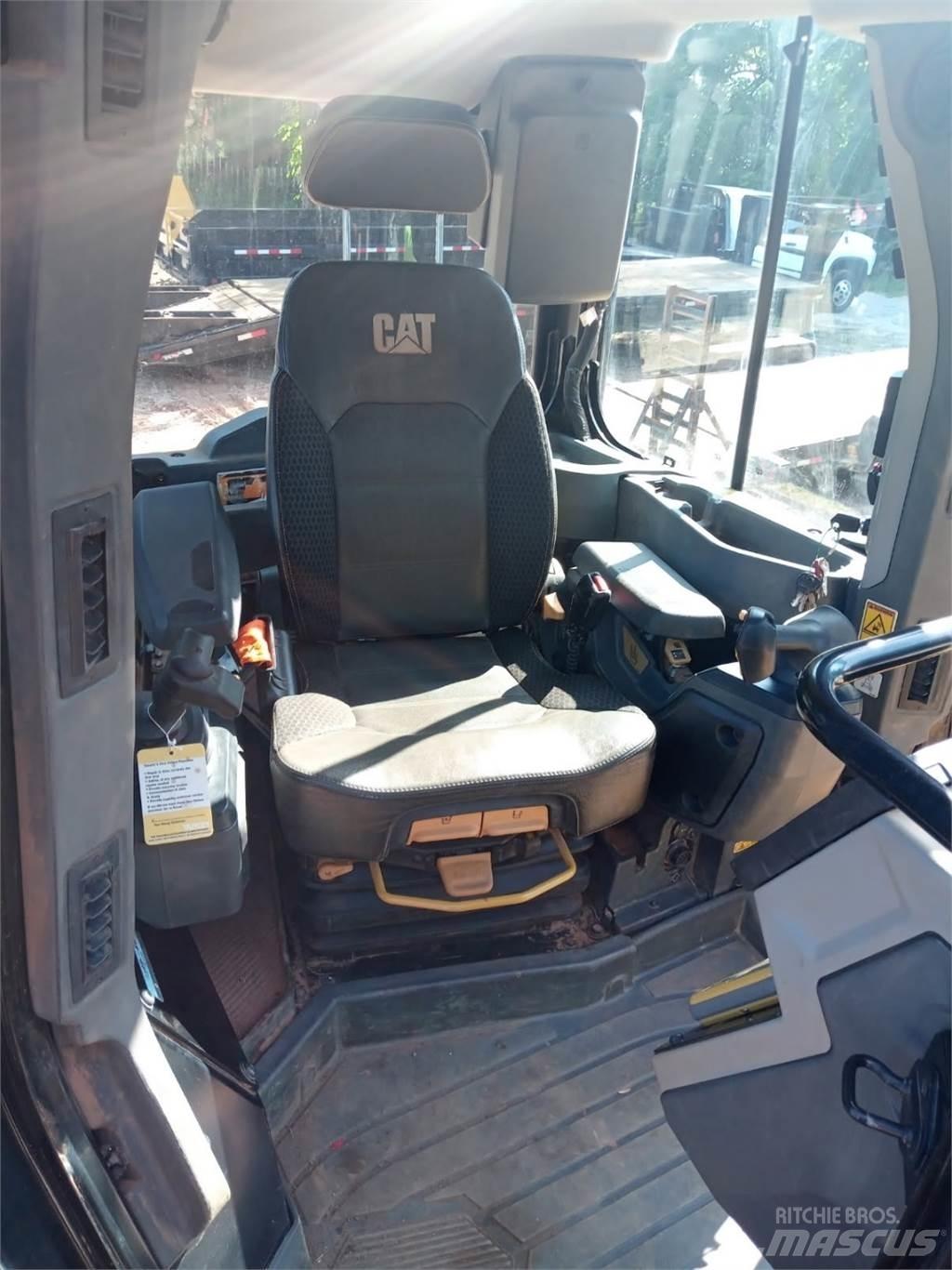 CAT D5 LGP Строительная техника - Другие