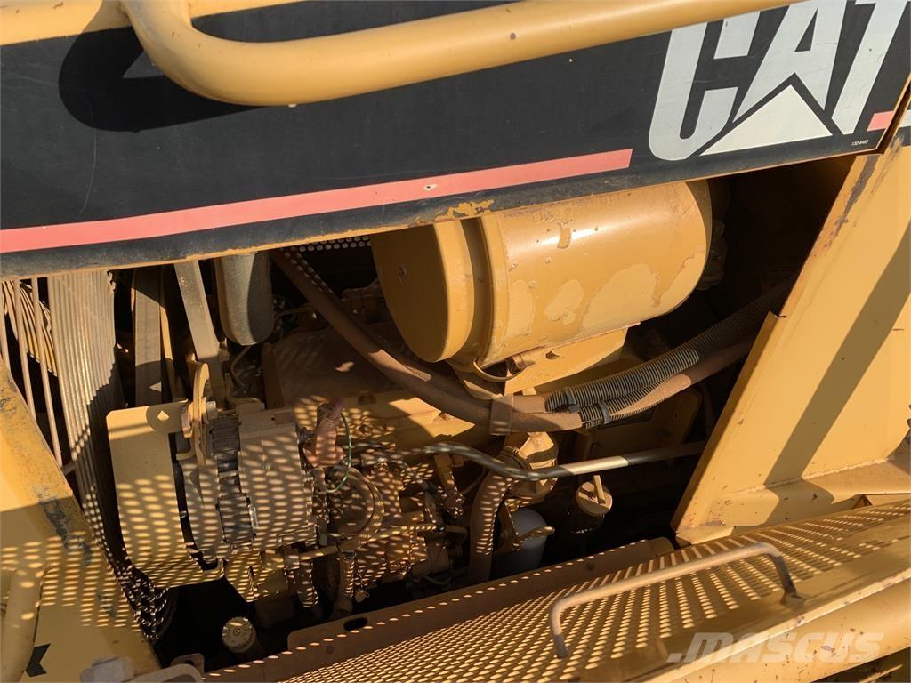 CAT D5M Строительная техника - Другие