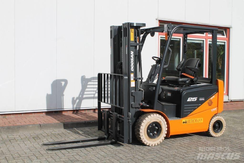 Doosan B25NS Электропогрузчики