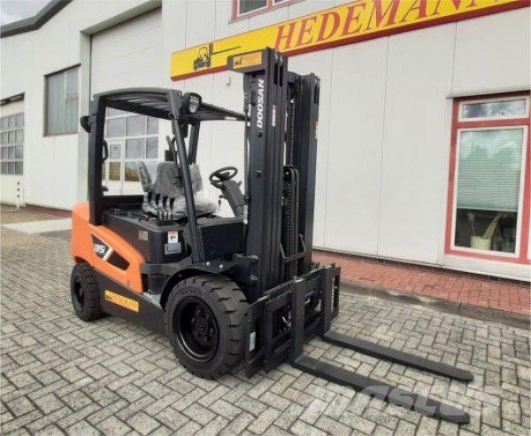 Doosan D35C-9 Дизельные погрузчики