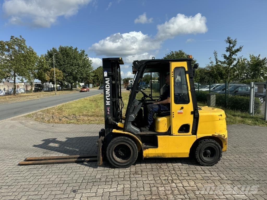 Hyundai 33D-7E Дизельные погрузчики