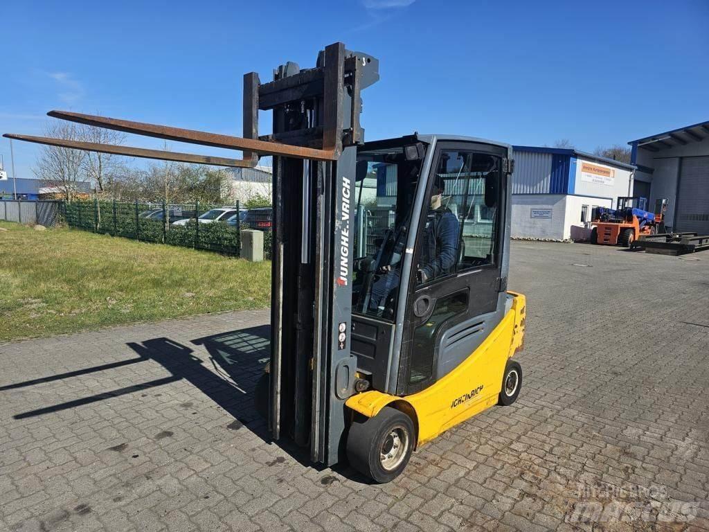 Jungheinrich EFG320 Электропогрузчики