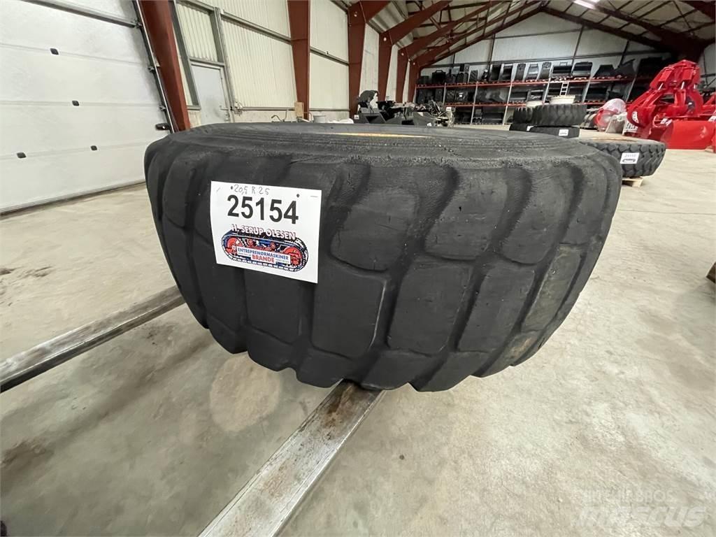  20.5xR25 Dæk på fælg Шины и колёса