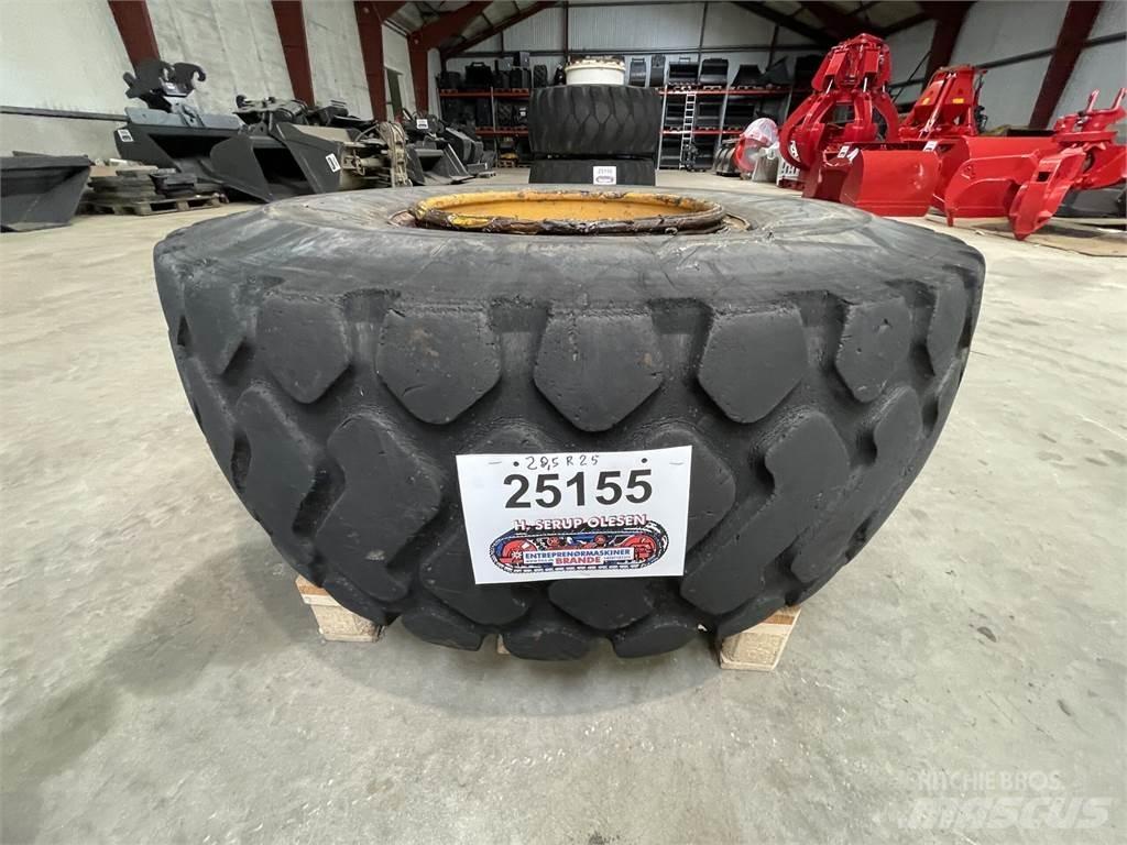  20.5xR25 Dæk på fælg Шины и колёса