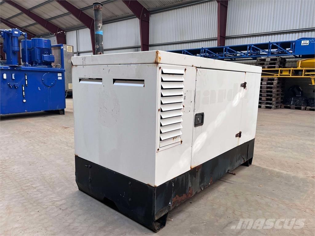  30 kVA Perkins generator Двигатели