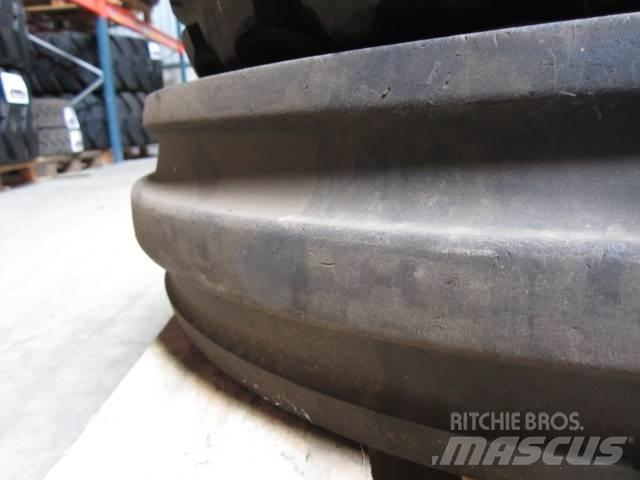  7.50-18 Goodyear dæk - 1 stk. Шины и колёса