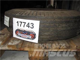  9.00-16 Goodyear dæk - 1 stk. Шины и колёса