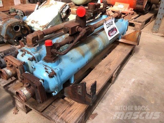 Bowman GL400 Oliekøler Строительная техника - Другие