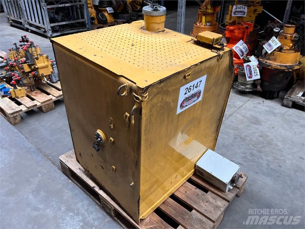 CAT 323D brændstoftank Компоненты строительной техники