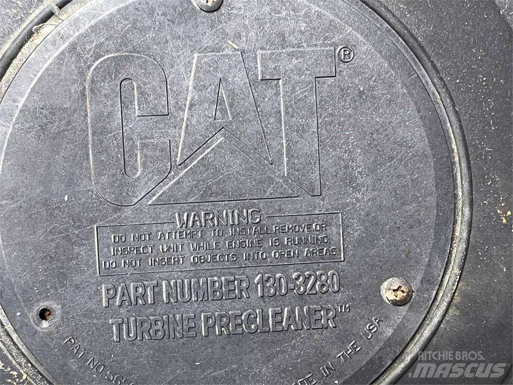 CAT 323D forfilterenhed Строительная техника - Другие