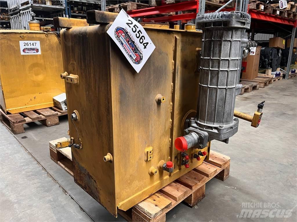 CAT 323D hydrauliktank Гидравлическая система