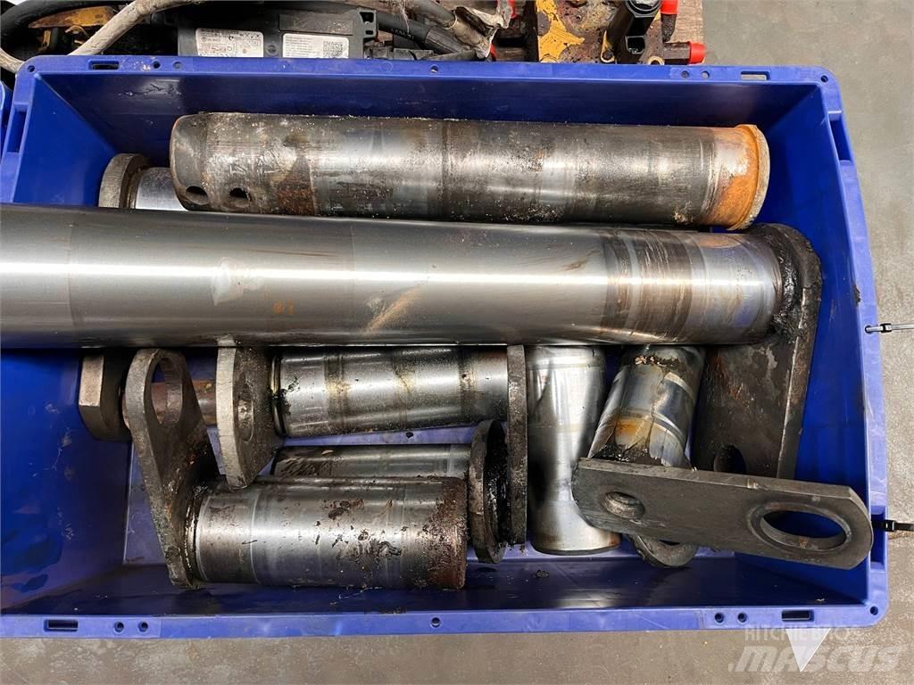 CAT 323D navler Компоненты строительной техники
