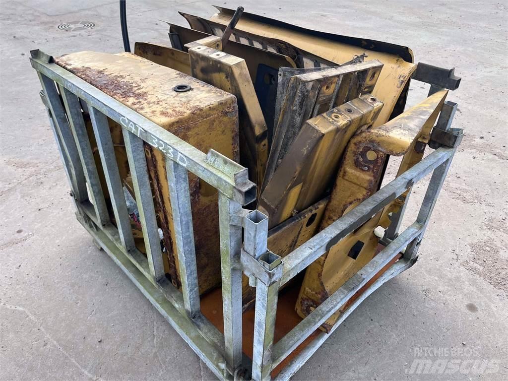CAT 323D Skærme Компоненты строительной техники