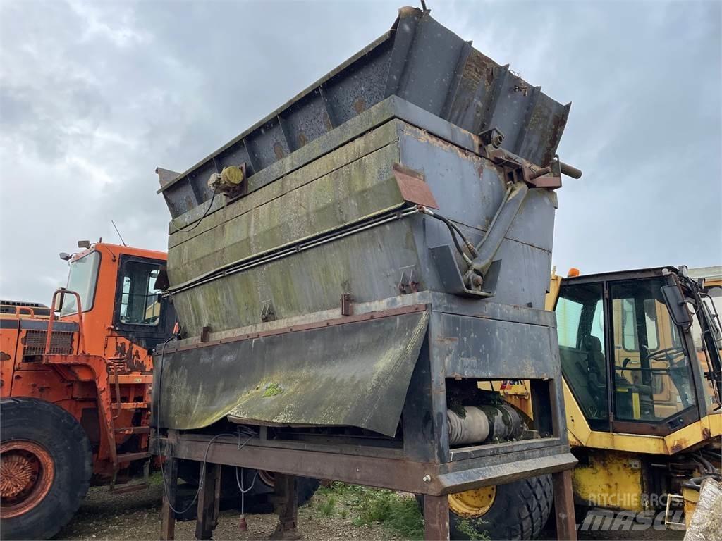 Fødekasse 6,5 m3 Кормораздатчики