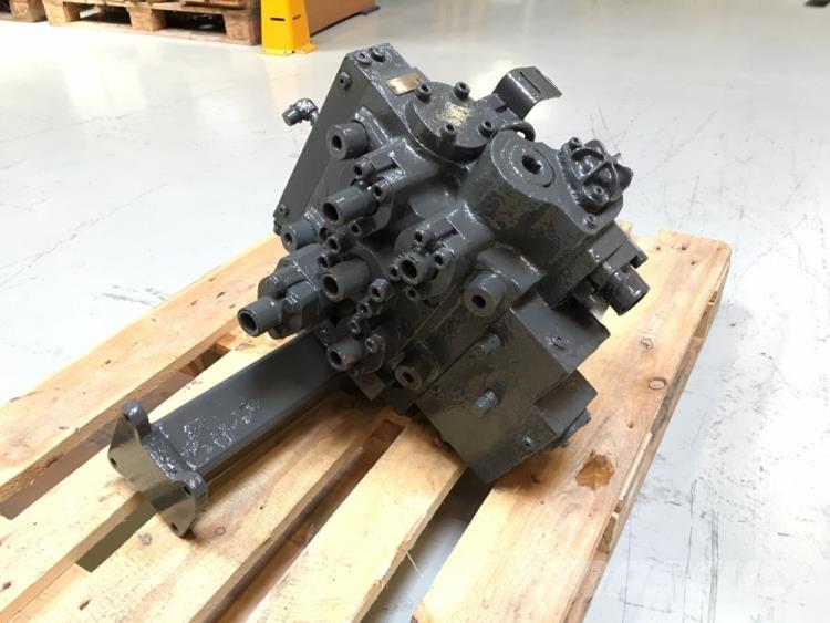  Hovedventil ex. Volvo L180E Гидравлическая система