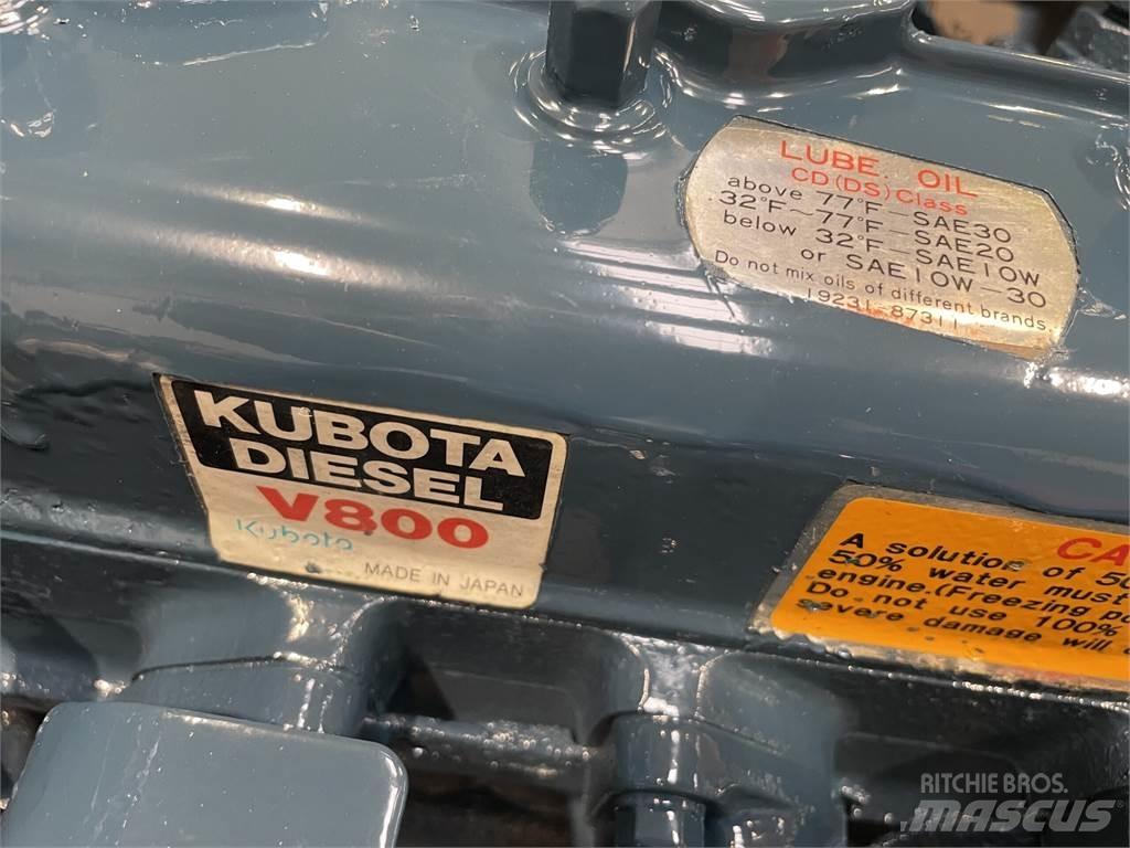 Kubota V800 motor - 4 cyl. Двигатели
