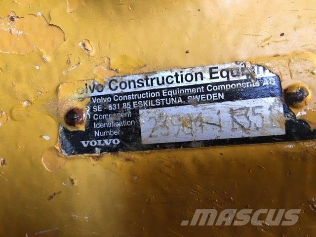  Mellemaksel ex. Volvo A25D Оси