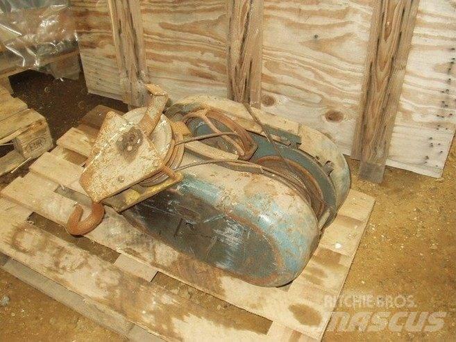 Thrige traverskran 500 kg Автокраны