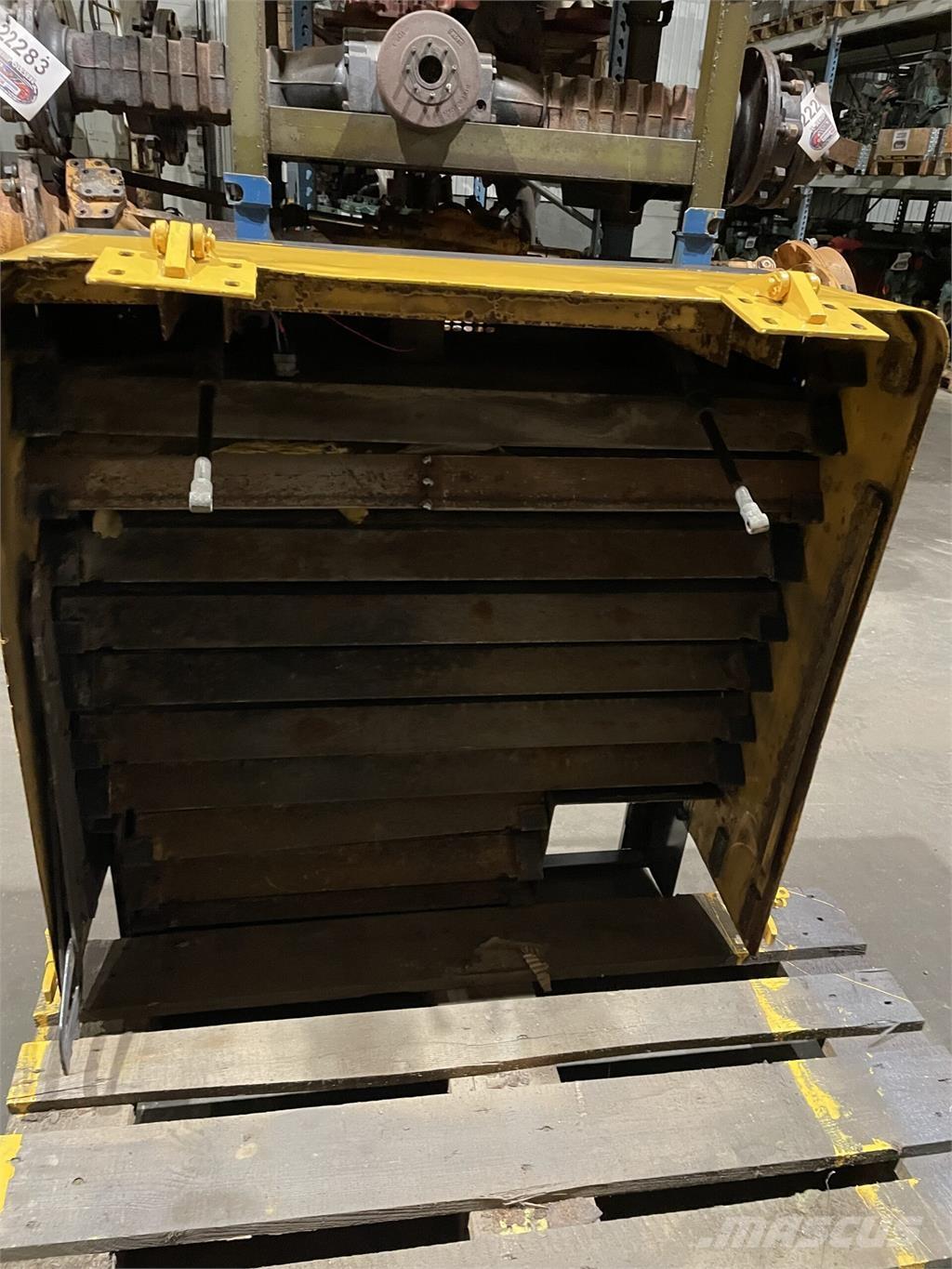 Volvo L90C kølerhjelm Компоненты строительной техники