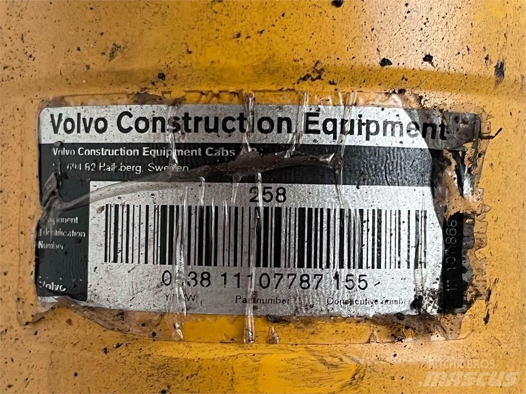 Volvo L90E styrecylinder Гидравлическая система