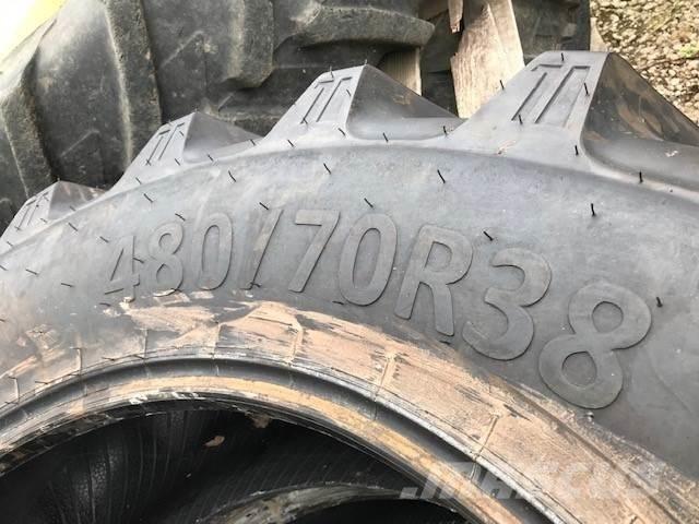 Rear Tyres Шины и колёса