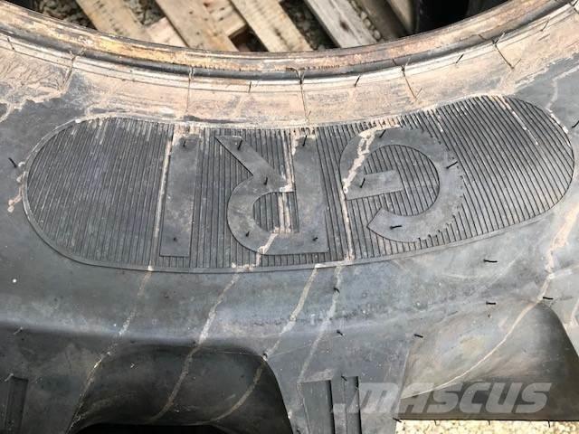  Rear Tyres Шины и колёса