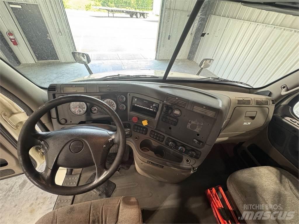 Freightliner CA113 Седельные тягачи