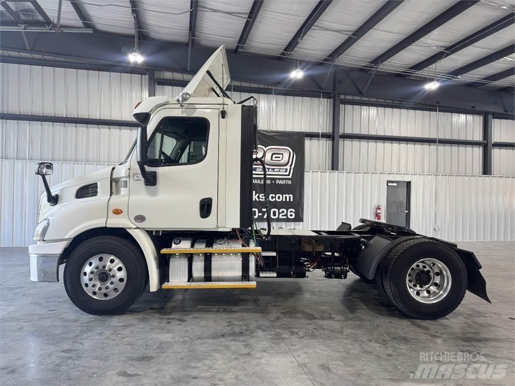 Freightliner CA113 Седельные тягачи