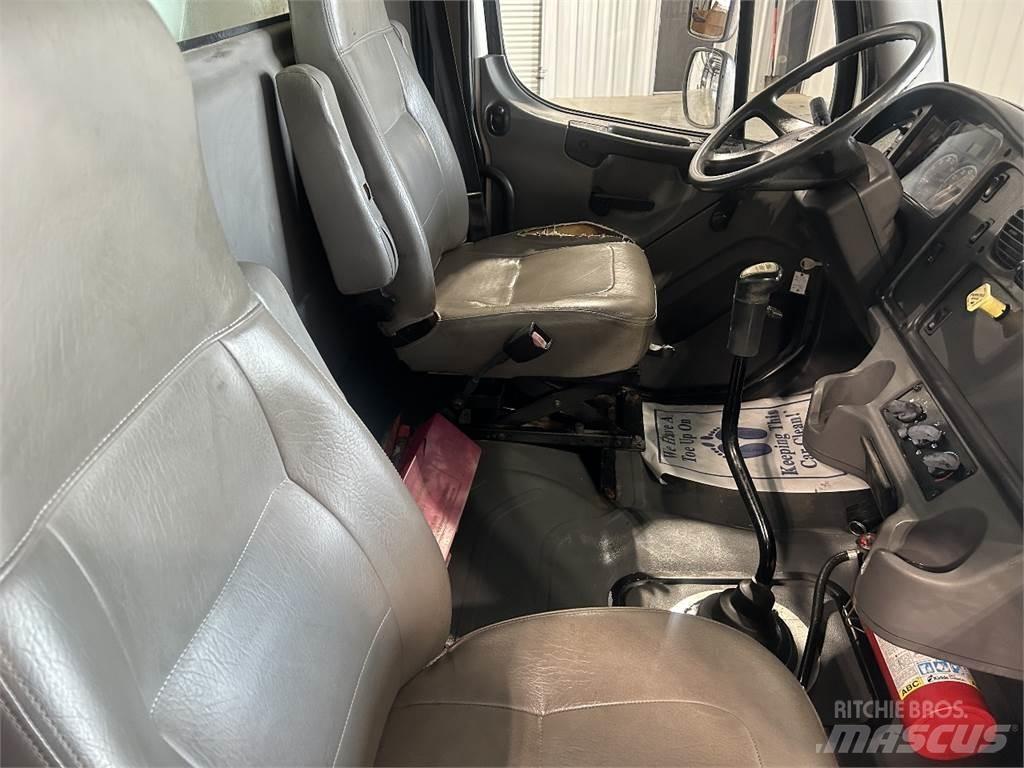 Freightliner M2 Специальные грузовики