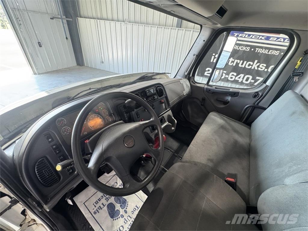 Freightliner M2106 Грузовики-Фургоны