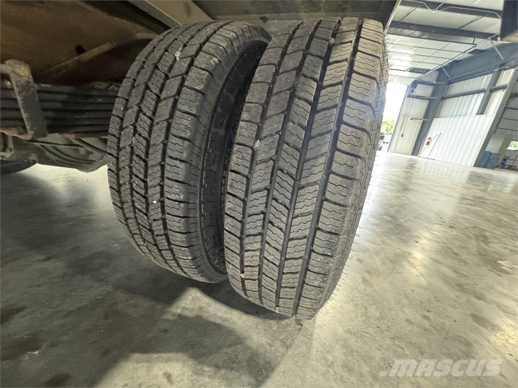 GMC G33903 Грузовики-Фургоны