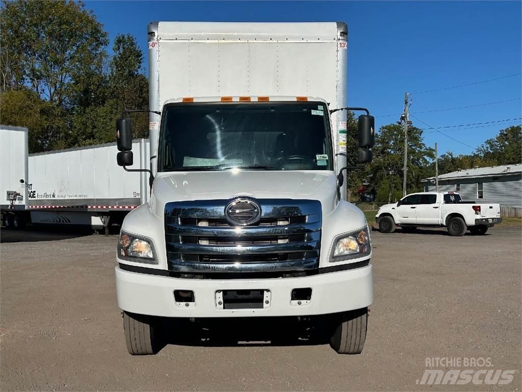 Hino 268 Грузовики-Фургоны