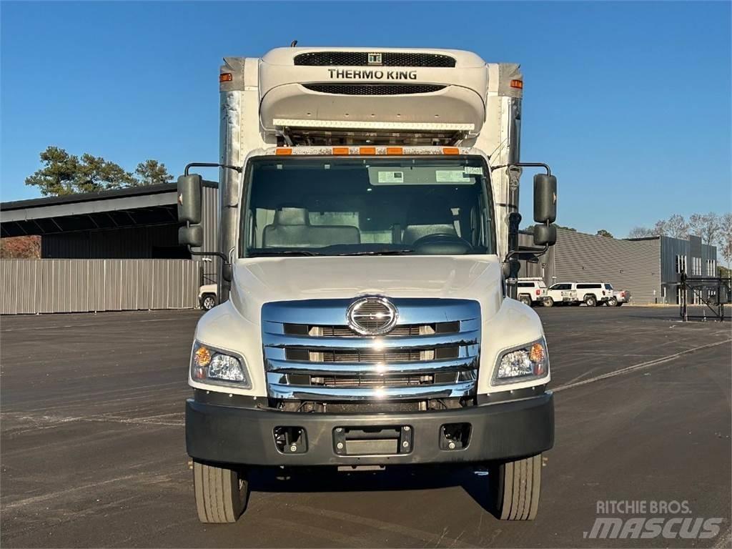 Hino 268 Грузовики-Рефрижераторы