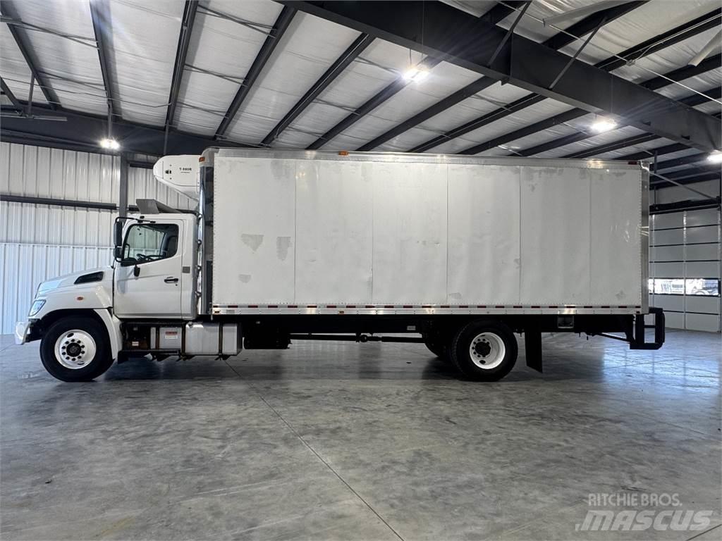 Hino 268 Грузовики-Рефрижераторы