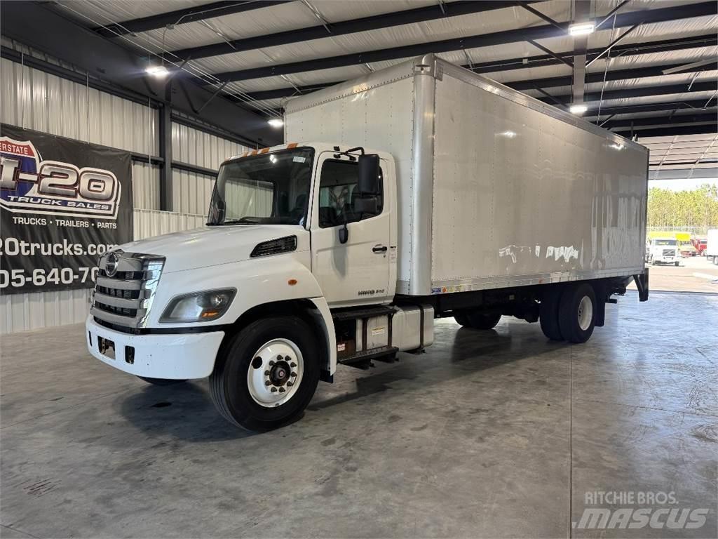 Hino 268A Грузовики-Фургоны