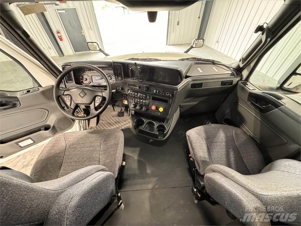 International LT625 Седельные тягачи