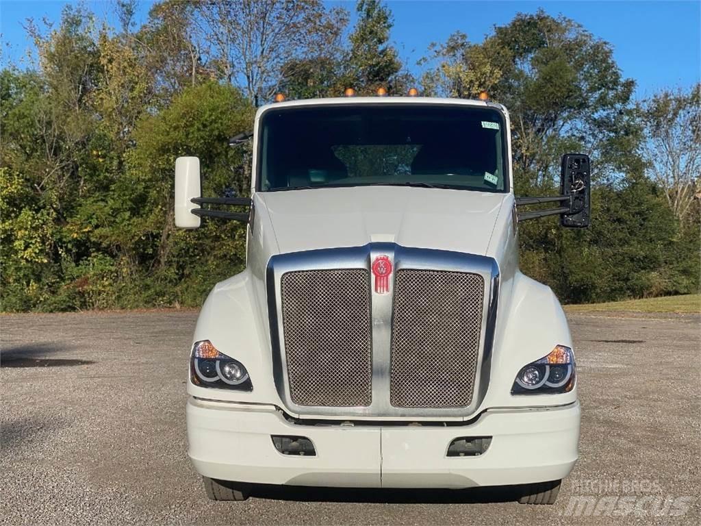 Kenworth T680 Седельные тягачи