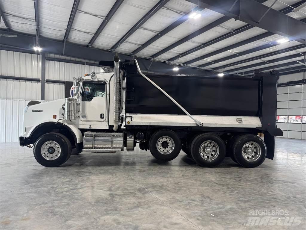 Kenworth T800 Грузовики-Самосвалы