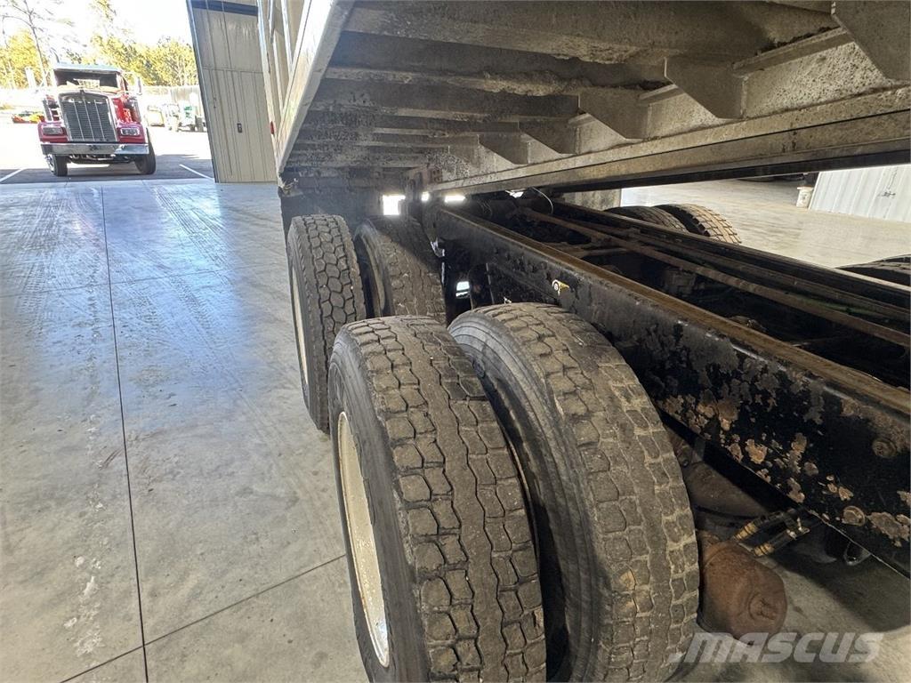 Kenworth T800 Грузовики-Самосвалы