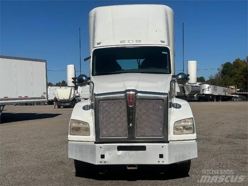 Kenworth T880 Седельные тягачи