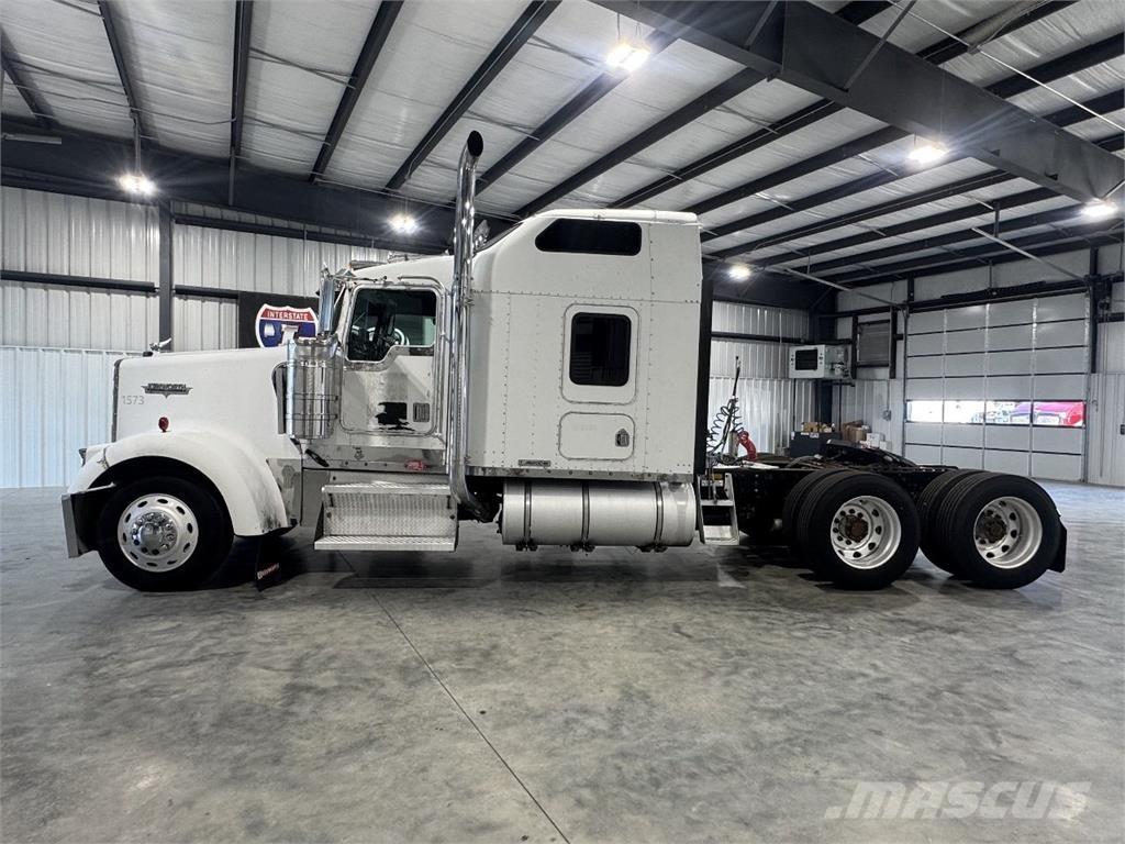 Kenworth W900 Седельные тягачи