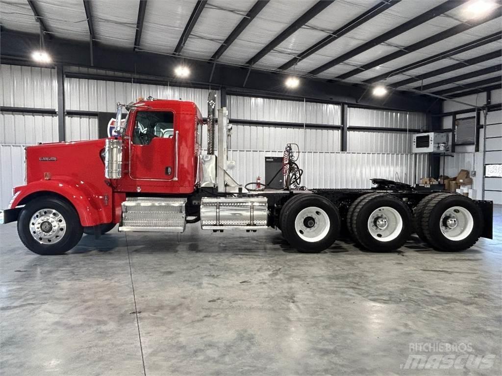 Kenworth W900L Седельные тягачи