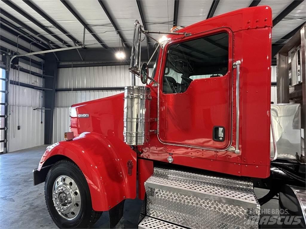 Kenworth W900L Седельные тягачи