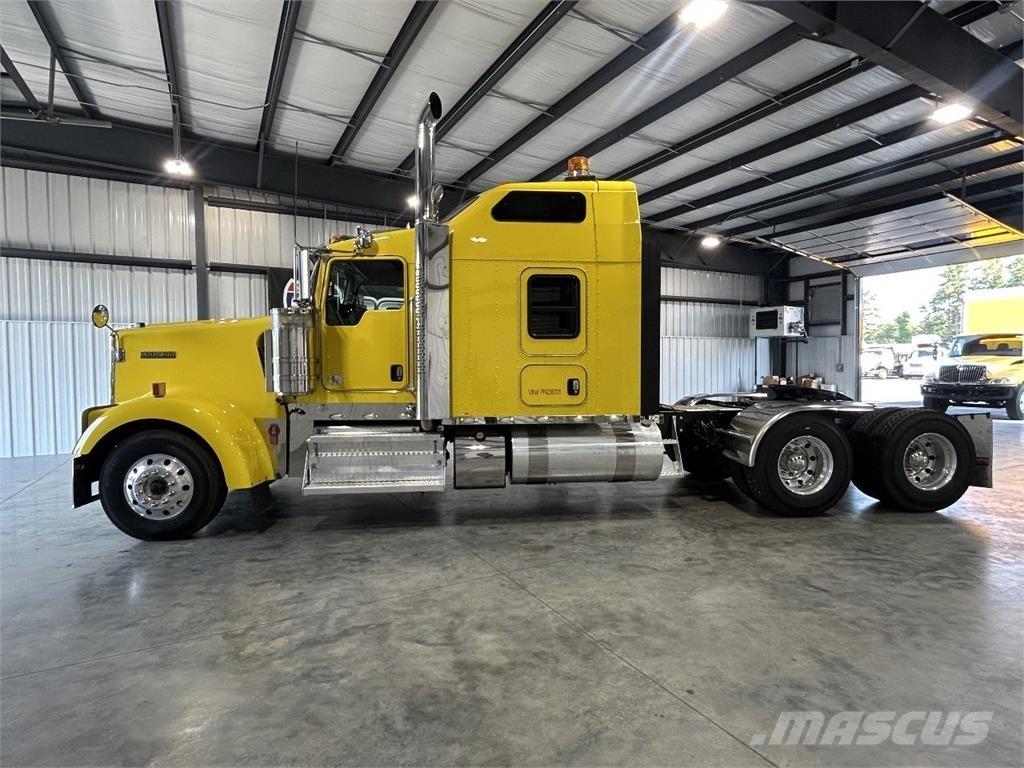 Kenworth W900L Седельные тягачи