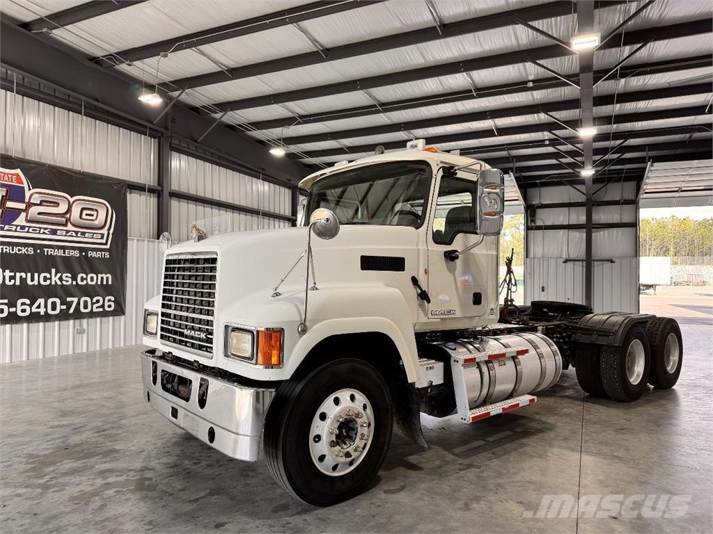 Mack CHU613 Седельные тягачи