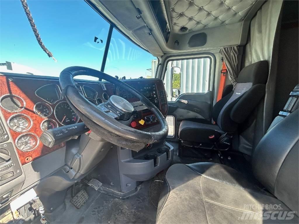 Mack CXU613 Седельные тягачи
