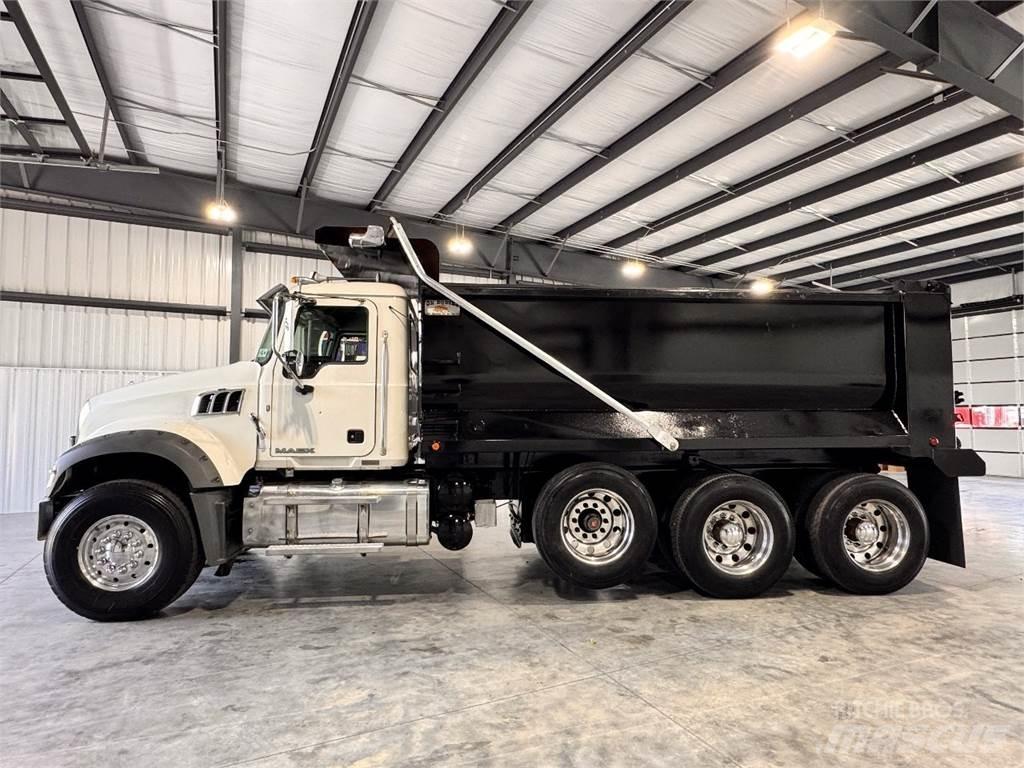 Mack GU713 Грузовики-Самосвалы